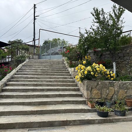Guest House T&N Kutaisi Exterior foto